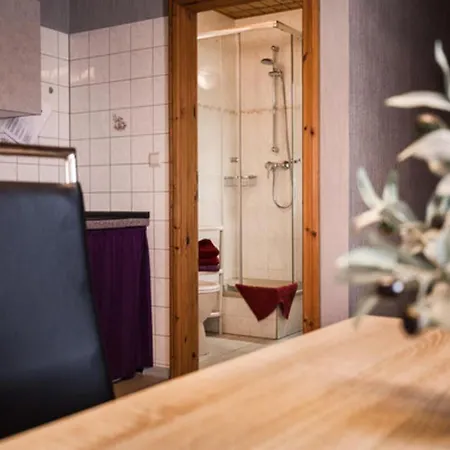 Ferienwohnung 24 Vier Napoleonslinden *
